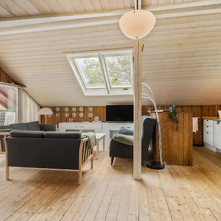 4 Bedroom Lovely In * Blåvand