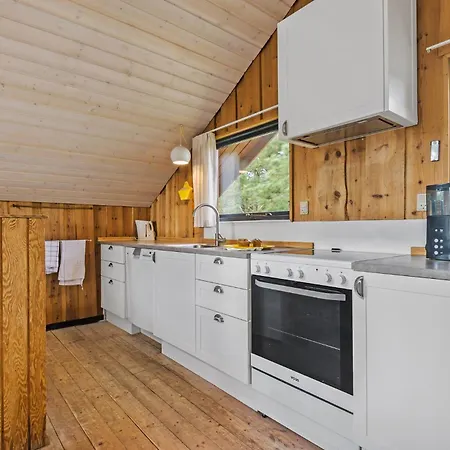 4 Bedroom Lovely In Casa de Férias