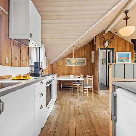 Semesterbostad 4 Bedroom Lovely In *