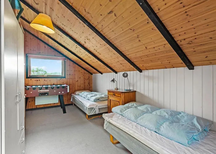 Hébergement de vacances 4 Bedroom Lovely In